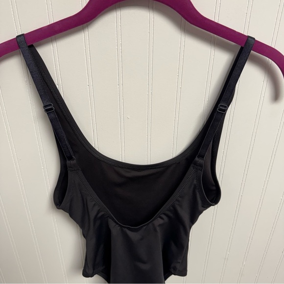 Skims Recycled Swim Scoop Neck Onepiece - Picture 6 of 8
